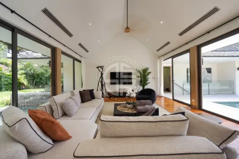 Chalet de 4 dormitorios en Rawai, Tailandia № 190760 - foto 9
