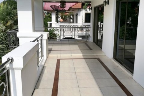 Casa de 3 dormitorios en Pattaya, Tailandia № 243142 - foto 7