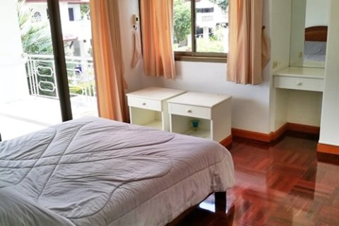 Casa de 3 dormitorios en Pattaya, Tailandia № 243142 - foto 9