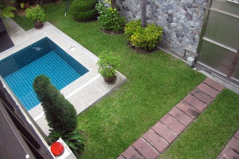 Casa de 4 dormitorios en Jomtien Beach, Pattaya, Tailandia № 243315