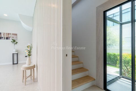 House in Pattaya, Thailand 4 bedrooms № 255098 - photo 27
