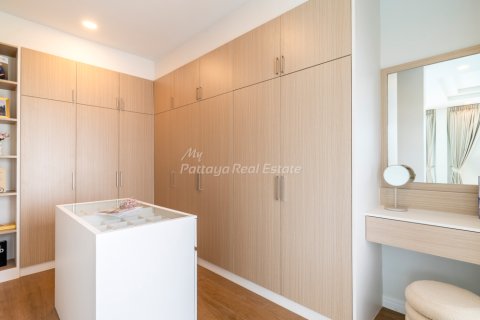House in Pattaya, Thailand 4 bedrooms № 255098 - photo 22