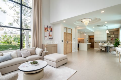 House in Pattaya, Thailand 4 bedrooms № 255098 - photo 10