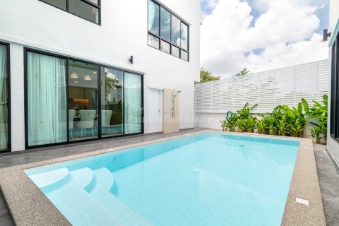 House in Pattaya, Thailand 4 bedrooms № 255098 - photo 8