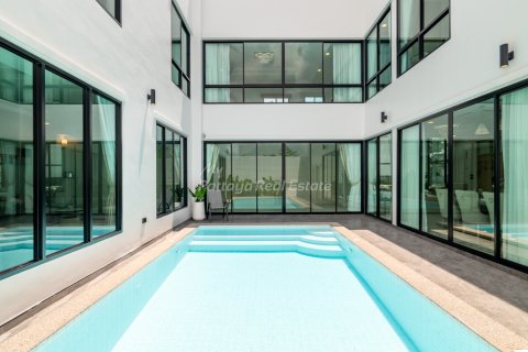 House in Pattaya, Thailand 4 bedrooms № 255098 - photo 9