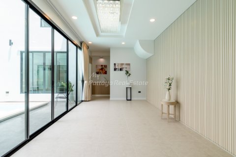 House in Pattaya, Thailand 4 bedrooms № 255098 - photo 16