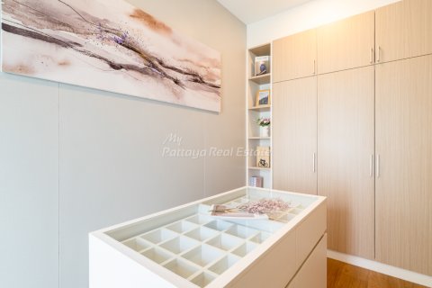 House in Pattaya, Thailand 4 bedrooms № 255098 - photo 23