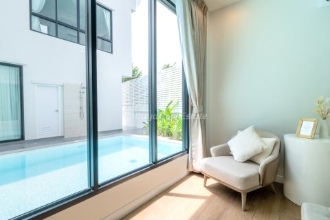 House in Pattaya, Thailand 4 bedrooms № 255098 - photo 24