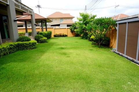 Casa de 4 dormitorios en Pattaya, Tailandia № 243137 - foto 4