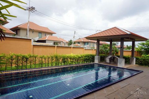 Casa de 4 dormitorios en Pattaya, Tailandia № 243137 - foto 6