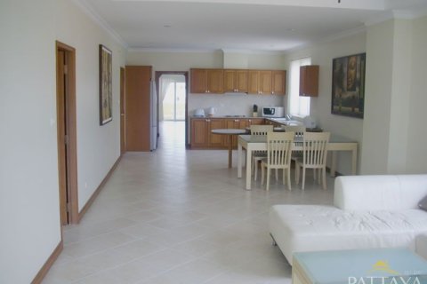 Condo on Jomtien Beach, Pattaya, Thailand, 2 bedrooms  № 242435 - photo 4