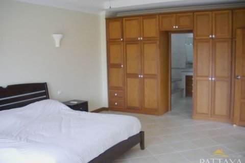 Condo on Jomtien Beach, Pattaya, Thailand, 2 bedrooms  № 242435 - photo 9