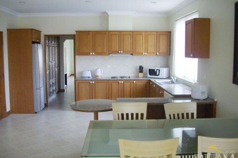 Condo on Jomtien Beach, Pattaya, Thailand, 2 bedrooms  № 242435 - photo 6