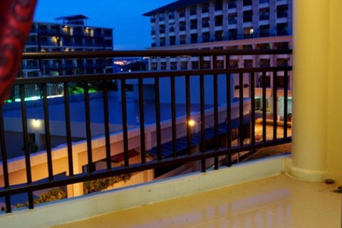 Condominio de 2 dormitorios en Pattaya, Tailandia № 242415 - foto 2