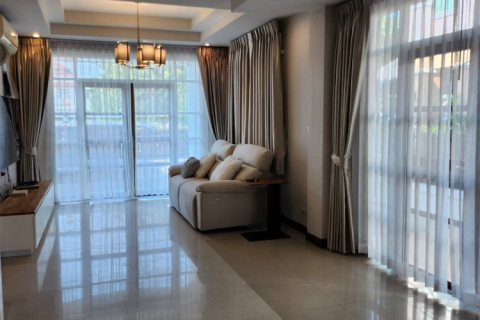 Maison à Bangkok, Thaïlande 3 chambres № 249807