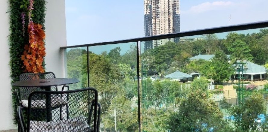 Condo in Pattaya, Thailand, 2 bedrooms  № 242400