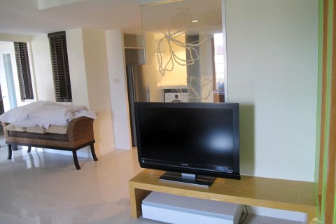 Condo in Pattaya, Thailand, 1 bedroom № 242754 - photo 3