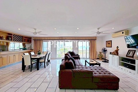Condo in Pattaya, Thailand, 3 bedrooms № 250539