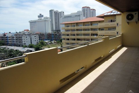 Condo on Jomtien Beach, Pattaya, Thailand, 2 bedrooms № 242668 - photo 13