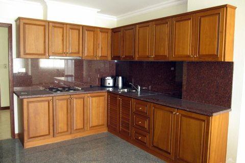 Condo on Jomtien Beach, Pattaya, Thailand, 2 bedrooms № 242668 - photo 2