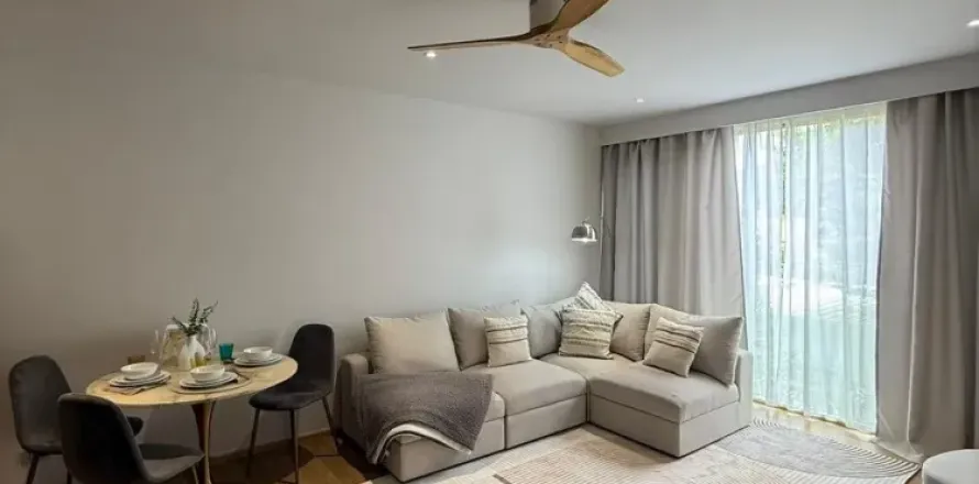Condominio de 1 dormitorio en Bang Tao, Tailandia № 242013