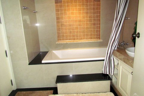 Condominio de 2 dormitorios en Pattaya, Tailandia № 242203 - foto 15
