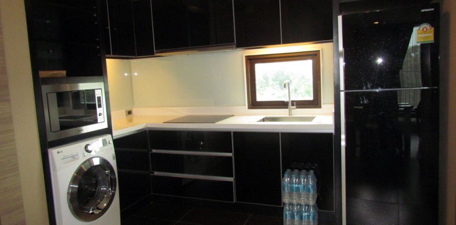 Condominio de 2 dormitorios en Pattaya, Tailandia № 242161