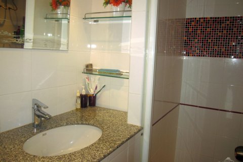 Condominio de 2 dormitorios en Pattaya, Tailandia № 242855 - foto 14