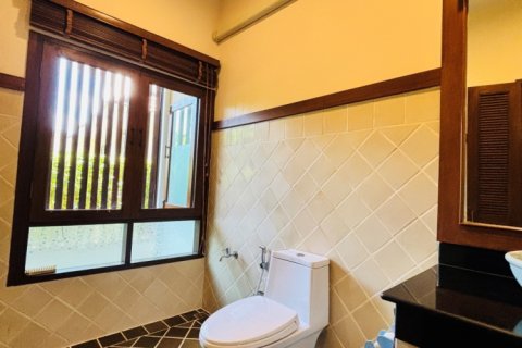 Haus in Hang Dong, Thailand 6 Schlafzimmer № 250910 - Foto 14