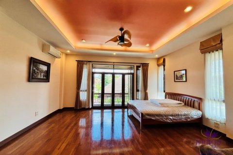 Haus in Hang Dong, Thailand 6 Schlafzimmer № 250910 - Foto 16