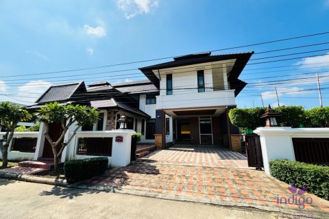 Haus in Hang Dong, Thailand 6 Schlafzimmer № 250910 - Foto 2