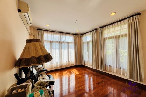 Haus in Hang Dong, Thailand 6 Schlafzimmer № 250910 - Foto 12