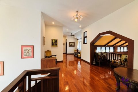 Haus in Hang Dong, Thailand 6 Schlafzimmer № 250910 - Foto 19