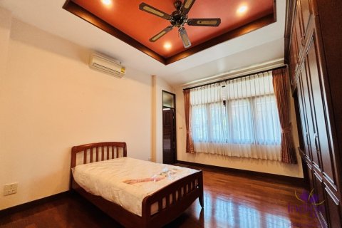 Haus in Hang Dong, Thailand 6 Schlafzimmer № 250910 - Foto 20