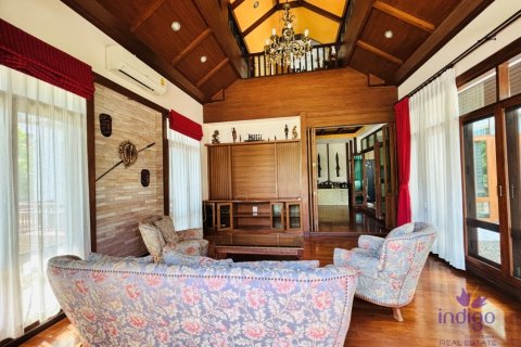 Haus in Hang Dong, Thailand 6 Schlafzimmer № 250910 - Foto 5