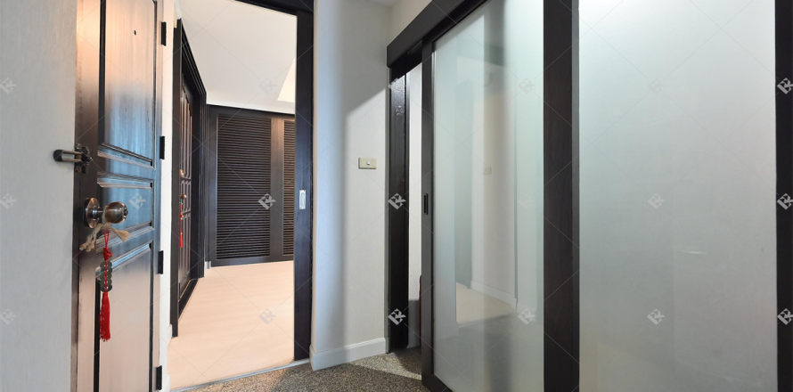 Condominio de 3 dormitorios en Bangkok, Tailandia № 194630
