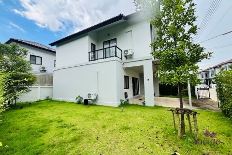 บ้านในSan Sai, ประเทศไทย 4 ห้องนอน № 244795