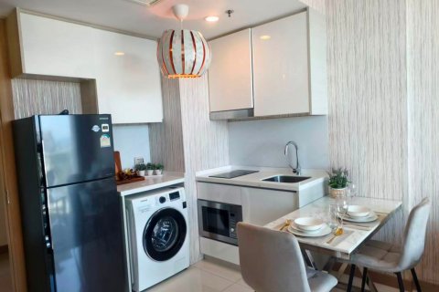 Apartamento de 2 habitaciones en Pattaya, Tailandia № 222752 - foto 5
