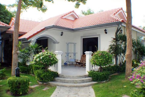 Casa de 2 dormitorios en Pattaya, Tailandia № 243271