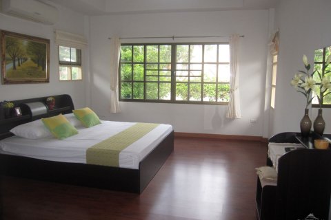 Casa de 3 dormitorios en Pattaya, Tailandia № 243292 - foto 14