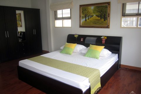 Casa de 3 dormitorios en Pattaya, Tailandia № 243292 - foto 15