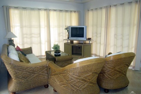 Casa de 3 dormitorios en Pattaya, Tailandia № 243292 - foto 2
