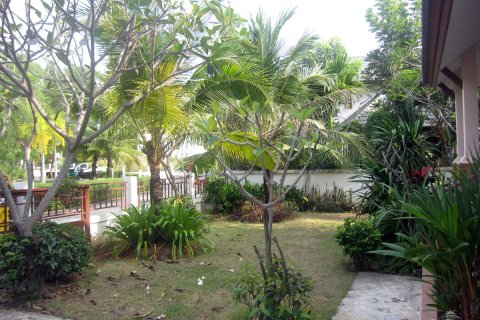 Casa de 3 dormitorios en Pattaya, Tailandia № 243292 - foto 22