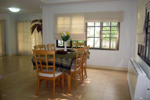 Casa de 3 dormitorios en Pattaya, Tailandia № 243292 - foto 6