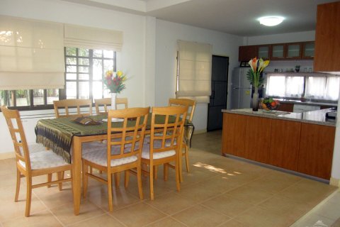 Casa de 3 dormitorios en Pattaya, Tailandia № 243292 - foto 4