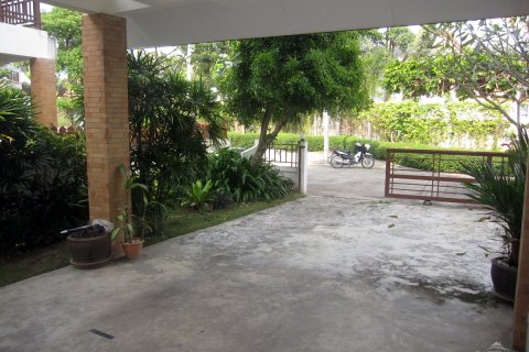 Casa de 3 dormitorios en Pattaya, Tailandia № 243292 - foto 21