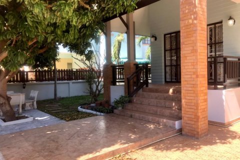 Casa de 3 dormitorios en Pattaya, Tailandia № 243204 - foto 8