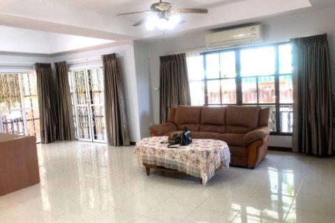Casa de 3 dormitorios en Pattaya, Tailandia № 243204 - foto 5