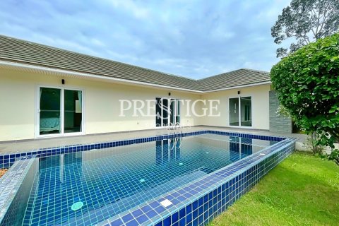 Casa de 3 dormitorios en Pattaya, Tailandia № 250264