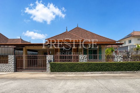 Casa de 3 dormitorios en Pattaya, Tailandia № 250013